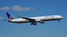 Boeing 777-322/ER N2243U United Airlines