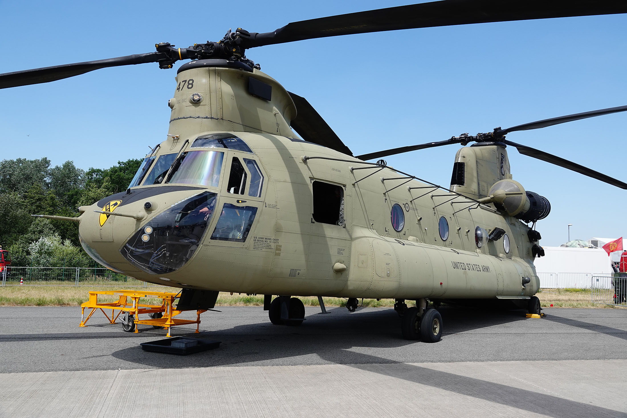 U.S. Army Orders Additional Enhanced CH-47F Block II Chinooks AVIATION ...