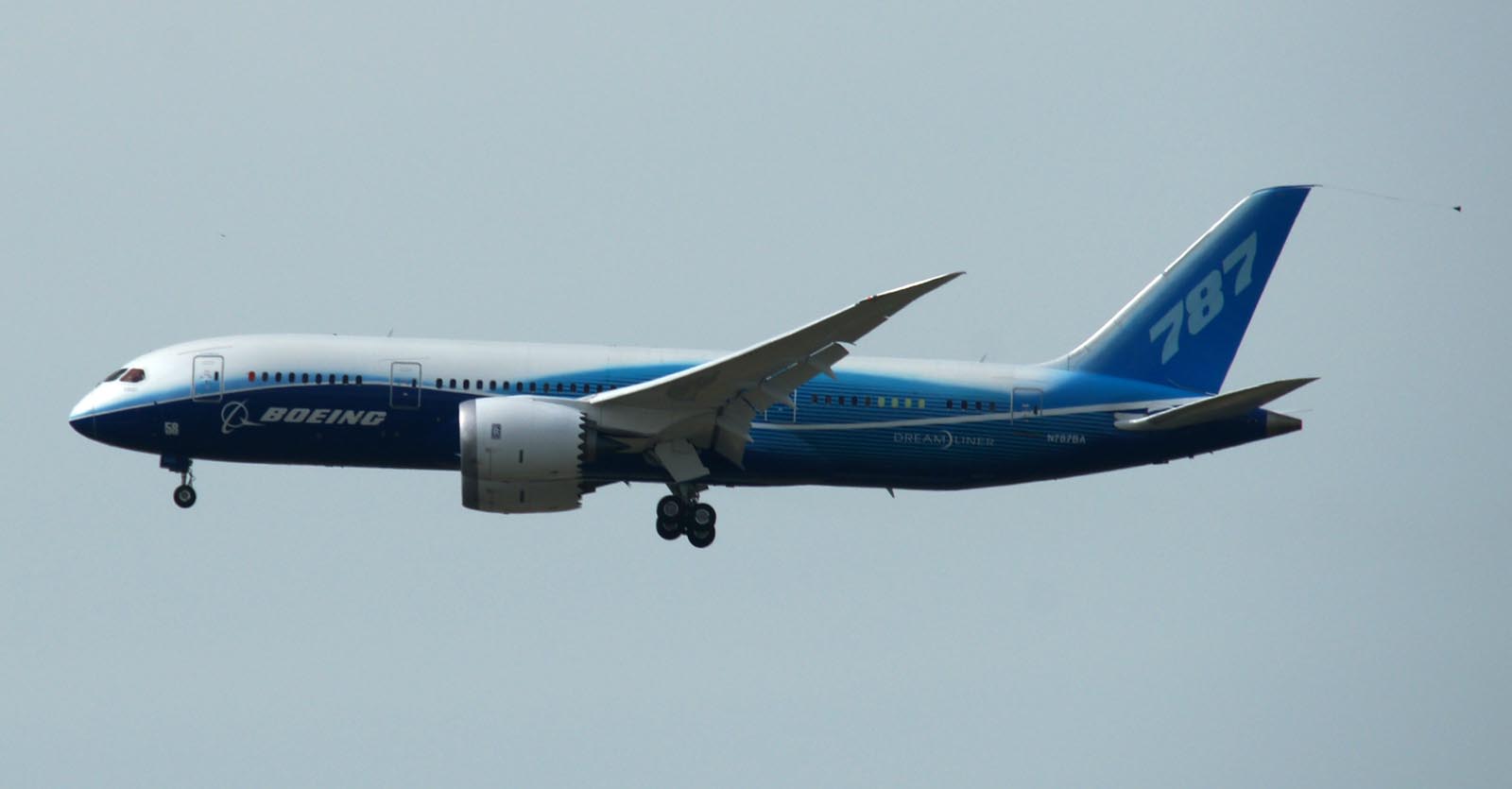 Boeing 787 N787BA ZA001