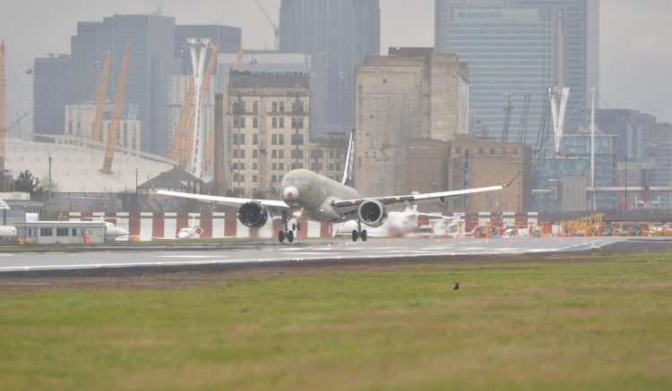 CS100 London City Airport