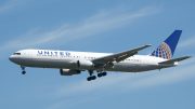 Boeing 767-322ER N661UA United Airlines