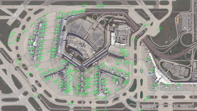 Large airplanes automatically identified at Chicago's O'Hare Airport