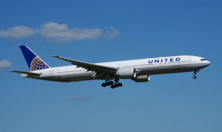 Boeing 777-322/ER N2243U United Airlines