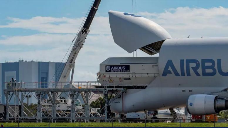 Beluga delivers Airbus satellite to Kennedy Space Center