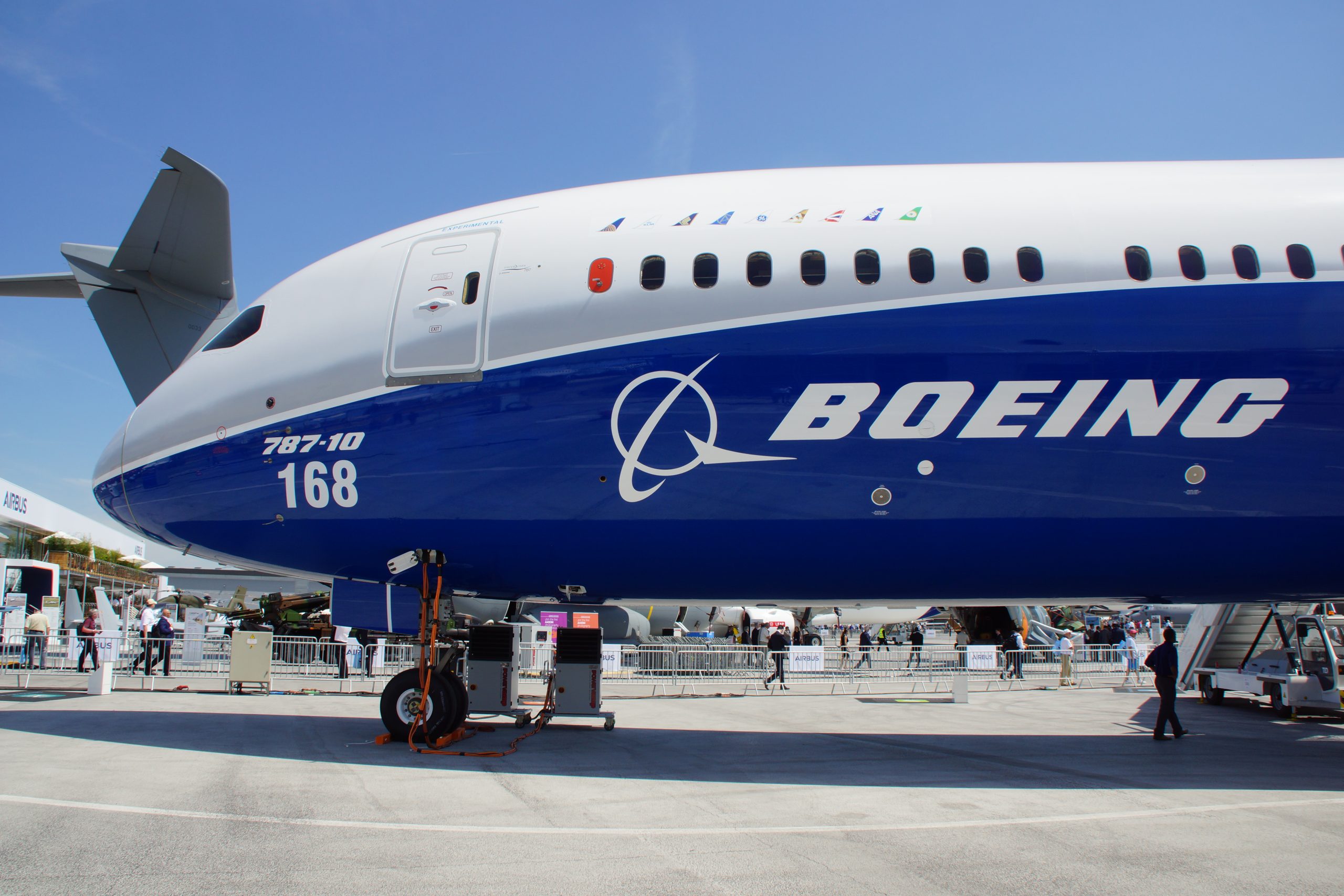 Boeing wants U.S. FAA to approve paint fix for 787 wing peeling ...