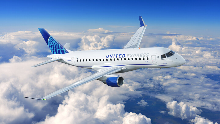 E175 United-Express