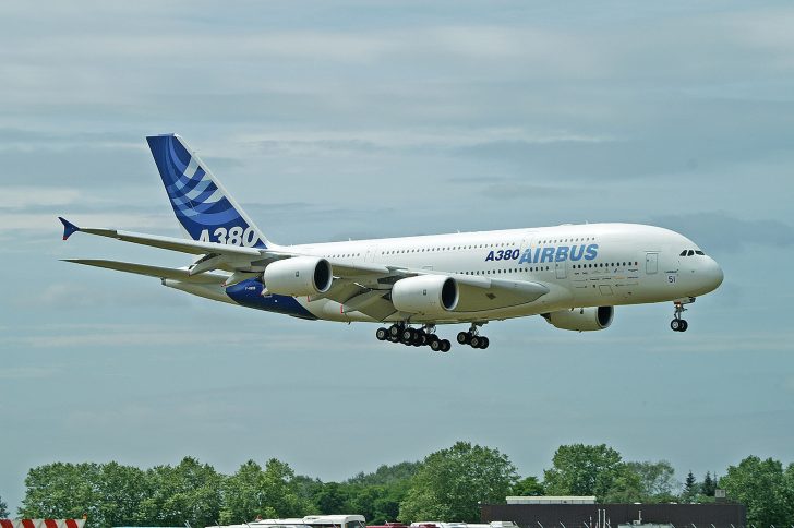 Airbus A380 prototype F-WOWW at her first landing at the Paris Airshow in 2005