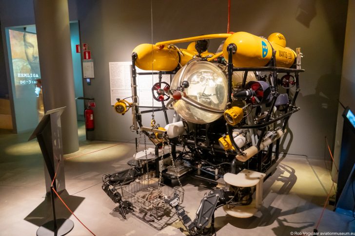 The Mantis 028 "Madelene" is a one-person submersible of the Mantis class, designed for deep-sea operations. This sub played a crucial role in the recovery of the wreckage of the Swedish Douglas C-47 Dakota (Tp 79) "Hugin," which was shot down by the Soviet Union over the Baltic Sea on June 13, 1952.