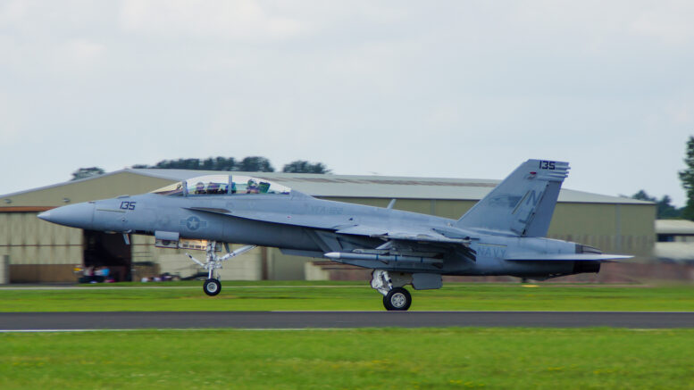 Boeing F/A-18F Super Hornet 166790/NJ-135 VFA-122 US Navy | Rob Vogelaar
