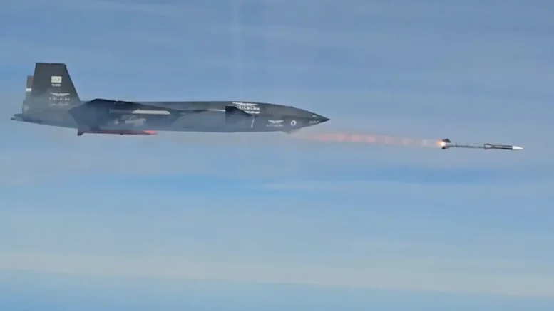BAYRAKTAR KIZILELMA HITS TARGET WITH AIR-TO-AIR MISSILE