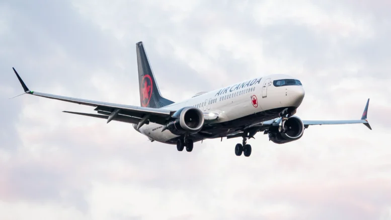 Boeing 737-8 MAX C-FSOC Air Canada