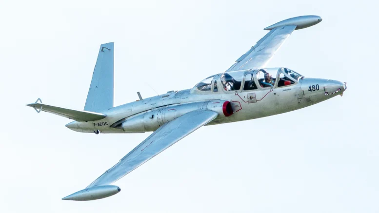 Fouga CM-170 Magister (F-AZQC) 480 private