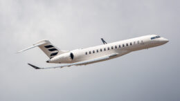 Bombardier Global 8000 N100BD Bombardier Aerospace