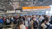 Chaos at security Schiphol | Rob Vogelaar